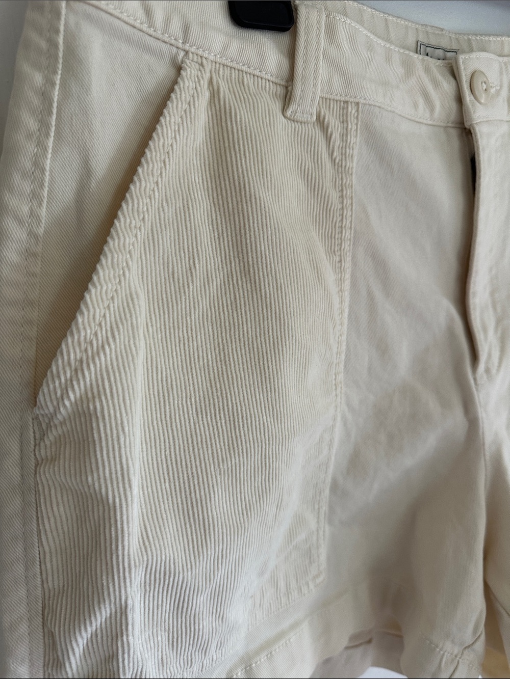 Alpine Design Cream High-Waist Patch-Pocket Shorts - Picture 3 of 3